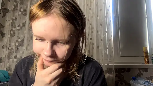 KrystenHoye online show from March 27, 2026, 8:09 am