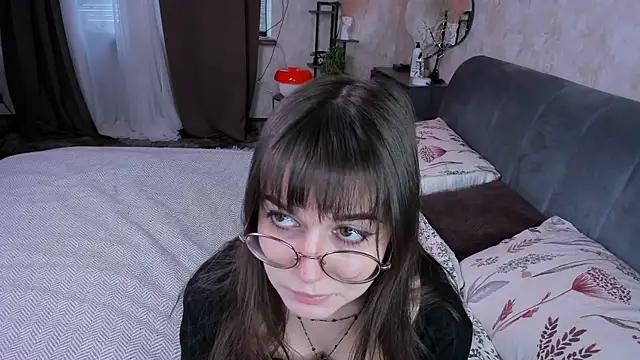 Snapshot of LaelIvie chatting on April 30, 2026, 8:20 am LaelIvie online show from April 30, 2026, 8:20 am