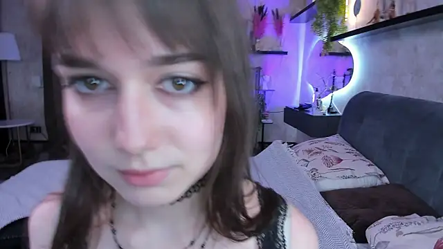 Snapshot of LaelIvie chatting on May 3, 2026, 8:31 am LaelIvie online show from May 3, 2026, 8:31 am
