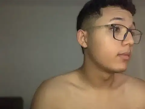 Chriis 18 online show from April 29, 2026, 2:32 pm