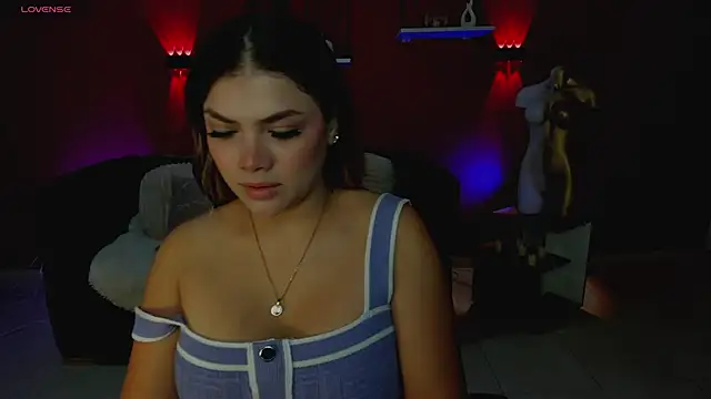 Sofia Velvetx online show from May 27, 2026, 1:41 pm