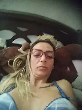 AlanaBrunetteX X online show from April 19, 2026, 3:00 pm