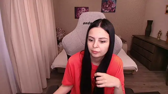 Snapshot of EvaSmeet chatting on June 4, 2026, 9:59 am EvaSmeet online show from June 4, 2026, 9:59 am