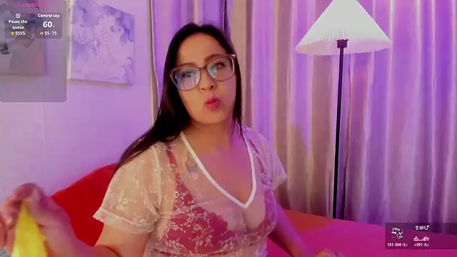 Snapshot of hannabackerr chatting on April 14, 2026, 12:11 pm hannabackerr online show from April 14, 2026, 12:11 pm