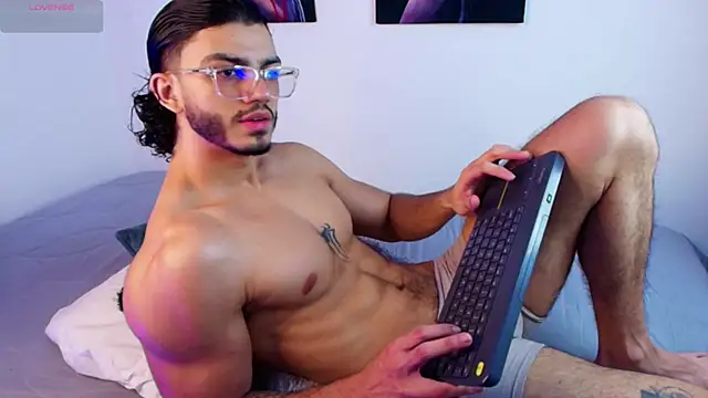 Snapshot of IamAxel03 chatting on June 3, 2026, 8:36 pm IamAxel03 online show from June 3, 2026, 8:36 pm