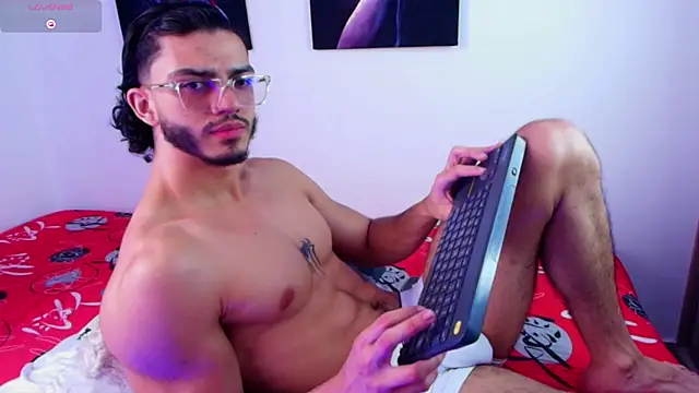 Snapshot of IamAxel03 chatting on July 11, 2026, 8:33 pm IamAxel03 online show from July 11, 2026, 8:33 pm