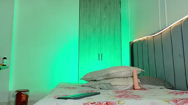 Snapshot of tifaniith_ chatting on March 27, 2026, 7:13 pm tifaniith online show from March 27, 2026, 7:13 pm