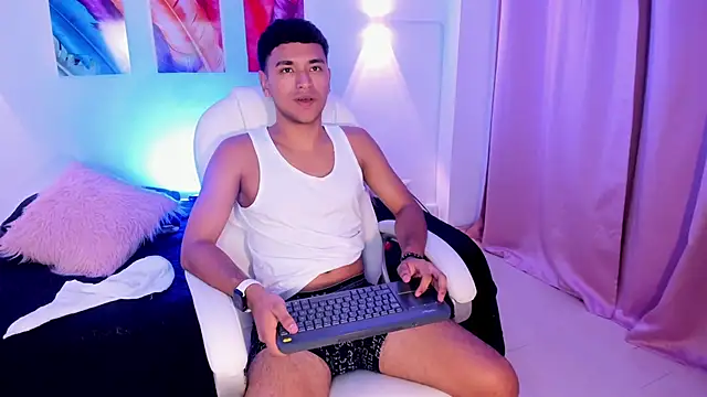 SeanStonee online show from May 26, 2026, 11:34 pm