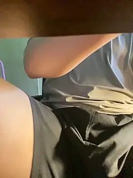 shuaishuaia online show from March 27, 2026, 8:37 am