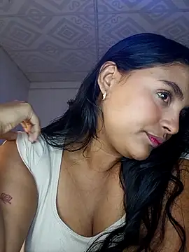 Snapshot of Kim_roussee chatting on April 25, 2026, 4:04 am Kim roussee online show from April 25, 2026, 4:04 am