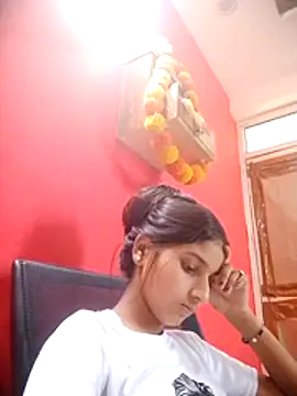 TANU01990 online show from May 31, 2026, 4:31 am