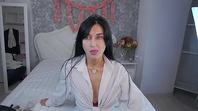 Snapshot of AriannaCruise chatting on April 5, 2026, 3:47 am AriannaCruise online show from April 5, 2026, 3:47 am