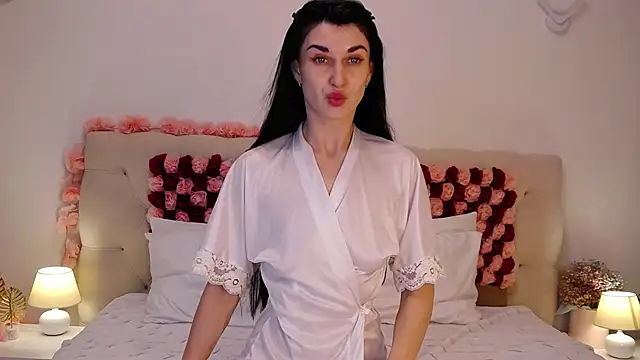 Snapshot of AriannaCruise chatting on April 16, 2026, 10:12 pm AriannaCruise online show from April 16, 2026, 10:12 pm