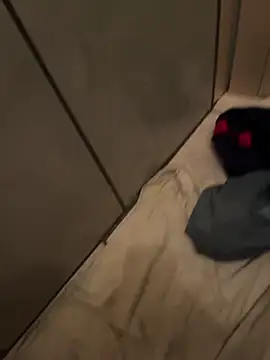 sfadinz online show from April 28, 2026, 1:15 am