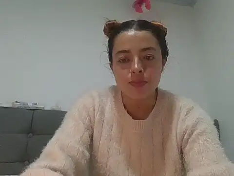 cattleya Louise online show from April 18, 2026, 3:54 am