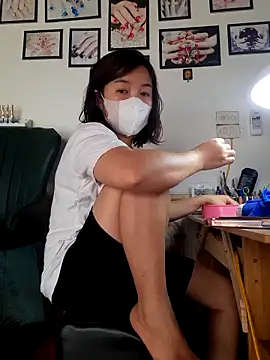 hana 2girl online show from March 31, 2026, 3:19 am