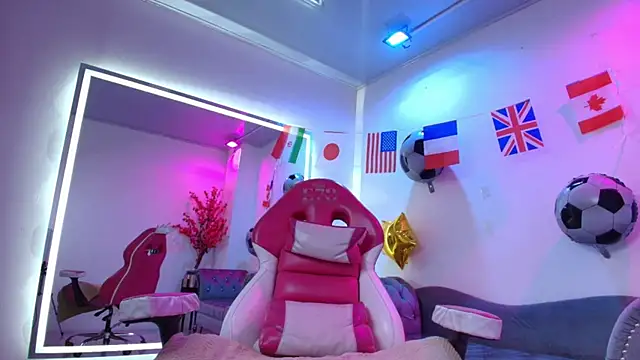 Palmer foxx online show from July 7, 2026, 6:47 am