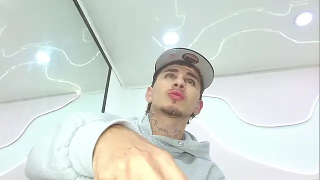 Snapshot of DanntheStiff chatting on June 13, 2026, 7:01 pm DanntheStiff online show from June 13, 2026, 7:01 pm