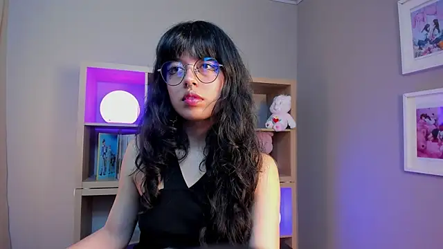 Saphyralux online show from June 27, 2026, 4:50 am