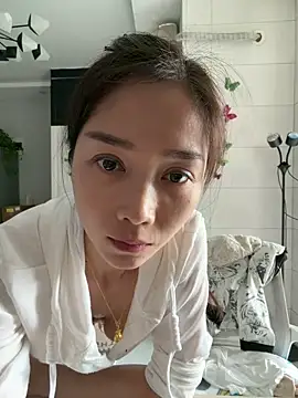 yuanpu0925 online show from April 9, 2026, 6:41 am