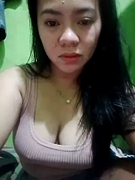 sweety honey27 online show from April 15, 2026, 6:26 pm