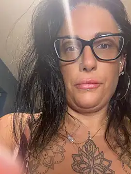 Snapshot of IvyBelleMilf chatting on July 15, 2026, 1:44 am IvyBelleMilf online show from July 15, 2026, 1:44 am