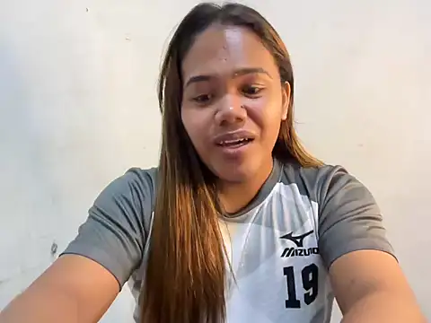 yourhotwild bella online show from July 24, 2026, 5:33 pm