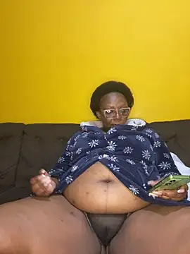 BoobsQueeen online show from June 28, 2026, 1:00 am