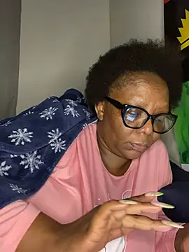 BoobsQueeen online show from July 14, 2026, 5:45 am