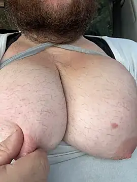 hugemanbreasts online show from July 28, 2026, 8:52 pm