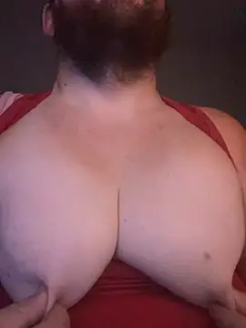 hugemanbreasts online show from July 30, 2026, 4:33 am