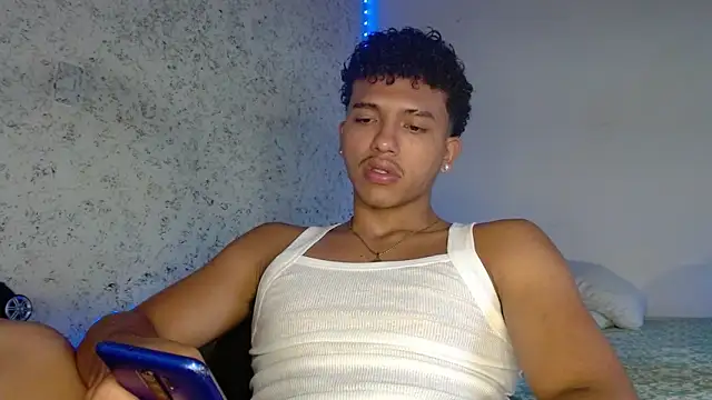 tonydesire  online show from April 20, 2026, 7:59 pm