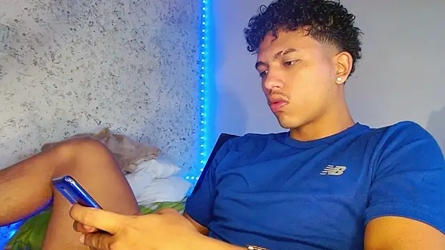 tonydesire  online show from April 21, 2026, 7:50 pm