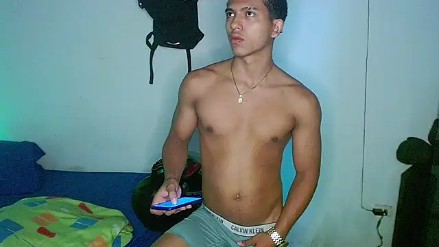 Snapshot of tonydesire_ chatting on July 12, 2026, 11:29 pm tonydesire online show from July 12, 2026, 11:29 pm