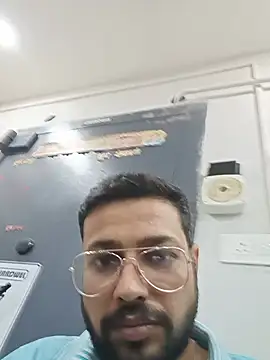 Snapshot of herochoclateboy chatting on May 27, 2026, 6:21 am herochoclateboy online show from May 27, 2026, 6:21 am