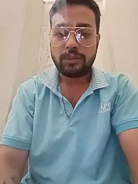 Snapshot of herochoclateboy chatting on May 27, 2026, 11:13 pm herochoclateboy online show from May 27, 2026, 11:13 pm
