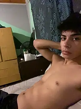 AgusTr online show from March 30, 2026, 5:41 am