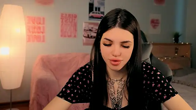 Snapshot of molly_rettyy chatting on April 29, 2026, 3:43 am molly rettyy online show from April 29, 2026, 3:43 am