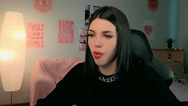 Snapshot of molly_rettyy chatting on May 2, 2026, 4:06 am molly rettyy online show from May 2, 2026, 4:06 am