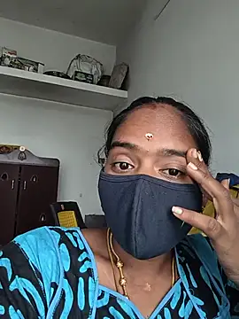 Snapshot of Tamil_Sangeetha chatting on May 15, 2026, 11:45 pm Tamil Sangeetha online show from May 15, 2026, 11:45 pm