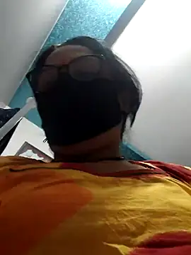 purvi46 online show from April 2, 2026, 7:17 am