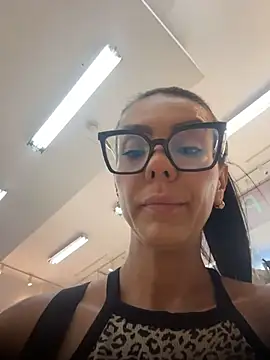 Snapshot of SofiParma chatting on July 8, 2026, 7:29 pm SofiParma online show from July 8, 2026, 7:29 pm