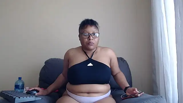 Snapshot of xxZoeyx chatting on March 13, 2026, 7:04 am xxZoeyx online show from March 13, 2026, 7:04 am