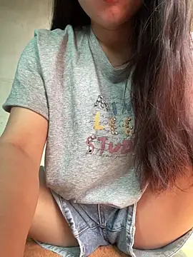 Snapshot of Gina-li chatting on April 7, 2026, 1:06 am Gina-li online show from April 7, 2026, 1:06 am