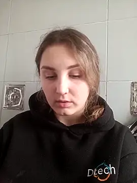 DomiXnika online show from April 1, 2026, 1:52 pm