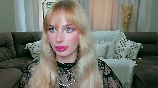 blonde  flirt online show from April 9, 2026, 5:18 am