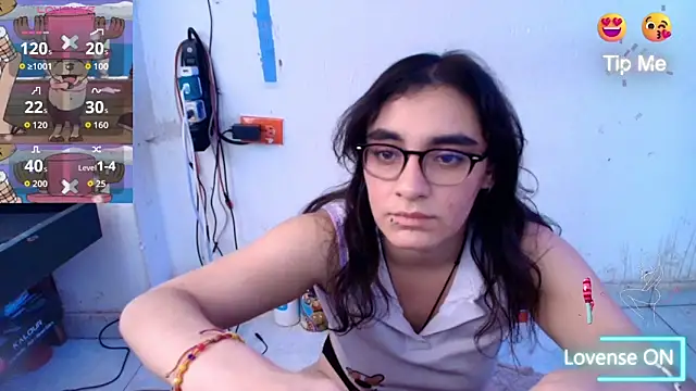 Snapshot of Ellaa_honey chatting on June 3, 2026, 6:24 pm Ellaa honey online show from June 3, 2026, 6:24 pm