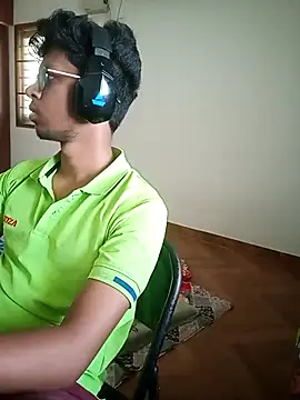 Snapshot of letsplaygame chatting on April 20, 2026, 9:45 am letsplaygame online show from April 20, 2026, 9:45 am