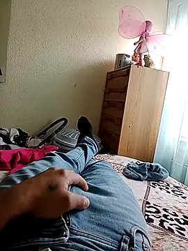 maicolvalejo4444 online show from April 5, 2026, 2:36 pm