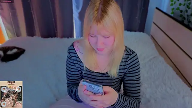 Snapshot of unburnedgirl chatting on May 10, 2026, 7:24 am unburnedgirl online show from May 10, 2026, 7:24 am